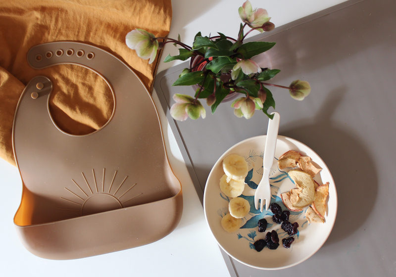 BY LILLE VILDE – SILIKONLÄTZCHEN "SUN IRON & EARTH" FÜR KLEINKINDER (2ER-SET)