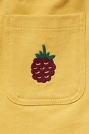 Enno shorts in senfgelb mit kleiner Brombeer Stickerei für Kinder 158/164