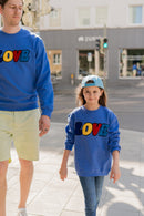 Werte feiern: Familie im LOVE Partnerlook – Das ideale Geschenk von Großeltern für ihre Enkelkinder – There can never be enough love – Ein Zeichen für Hoffnung und Zuneigung – Family matching LOVE outfit – Spreading love and positivity – Look de famille assorti : l'amour gagne toujours.