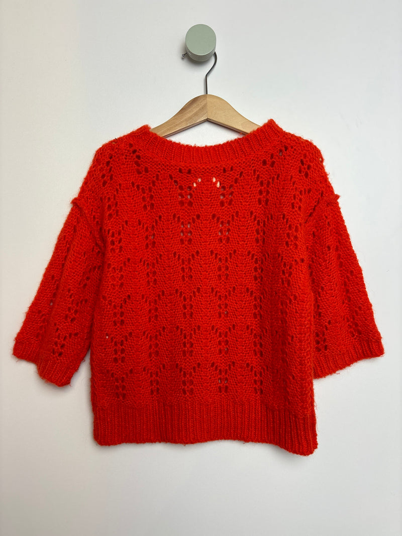 Sweater with hole pattern • 128 • long live the queen