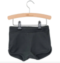 These Little Hedonist shorts are made from the softest organic babysweat you can imagine. This comfy sweatshorts has got a tight fit and a waistband with a thick rubber band.