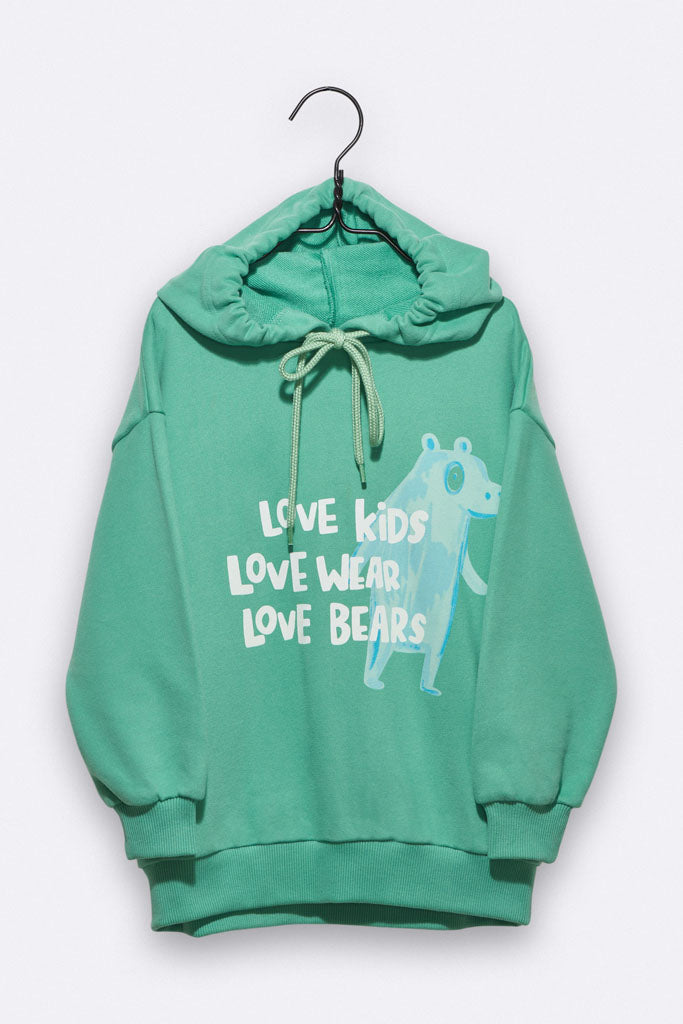 Lenzi Hoody in mattgrün mit dem LOVE KIDS, LOVE WEAR, LOVE BEARS Print für Kinder