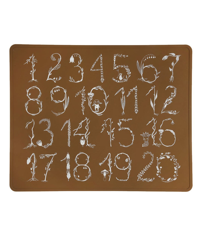 BY LILLE VILDE – PLATZSET AUS SILIKON "NUMBERS COCOA"