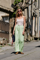 fr:Violette mesure 1m72 et porte une taille S, en:Violette is 1m72 and wears a size S, de:Violette ist 1m72 und trägt Größe S