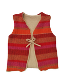 Wende-Weste für Kleinkinder aus Upcycling Wolle – mitwachsend von Größe 80 bis 116 in Rot gestreift und Camel-Beige