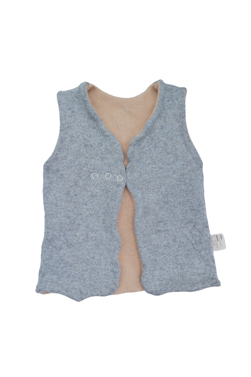 Wende-Weste für Kleinkinder aus Upcycling Kaschmir Merinowolle – mitwachsend von Größe 80 bis 116 in Beige und Grau