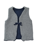 Wende-Weste für Kleinkinder aus Upcycling Wolle – mitwachsend von Größe 80 bis 116 in Grau und Dunkelblau