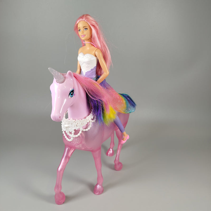Barbie Puppe & Einhorn Regenbogenfigurenspiel