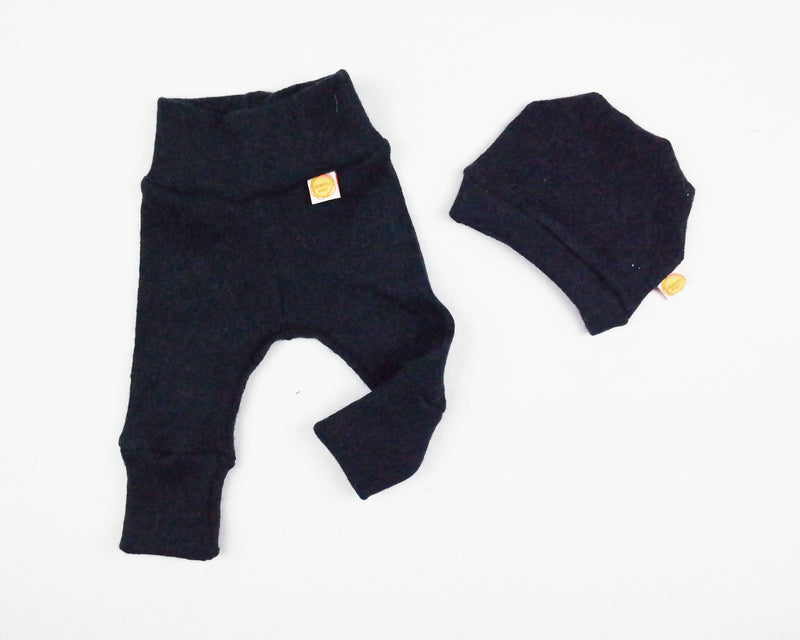 Set of trousers and hat for premature babies 40/44 made of 100% rescued alpaca wool in dark blue