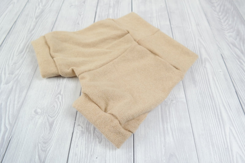 Wolle-Seide Kurze Hose Shorts für Babys Upcycling aus Pullover Größe 62/68 - Jawoll Baby