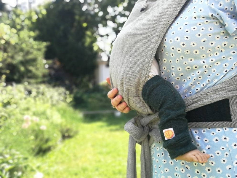 Tragestulpen Beinstulpen Babylegs aus Upcycling Wolle in Dunkelgrün