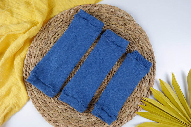 Baby-Stulpen 6-12M aus Kaschmir & Seide Upcycling Tragestulpen Beinstulpen Babylegs für Babys und Kleinkinder in Blau