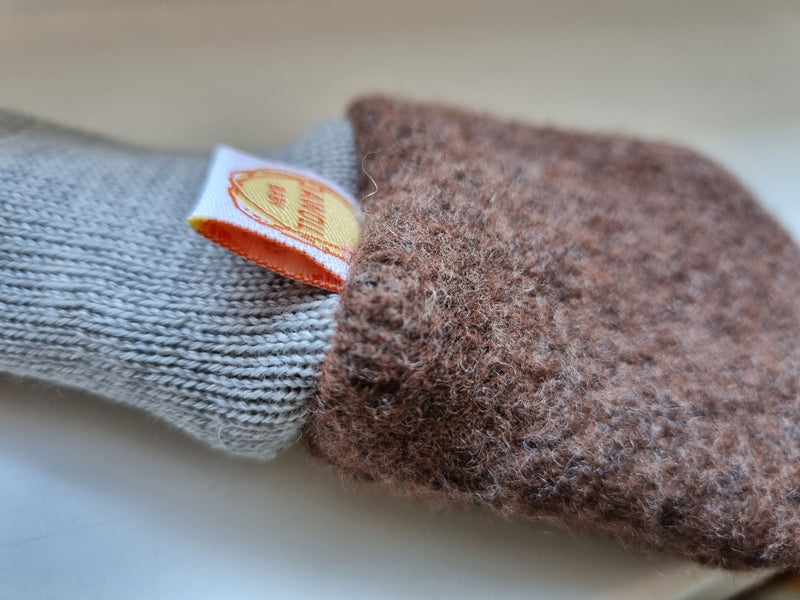 Handschuhe Fäustlinge für Kinder 3-5J aus Upcycling Wolle in Braun und Grau