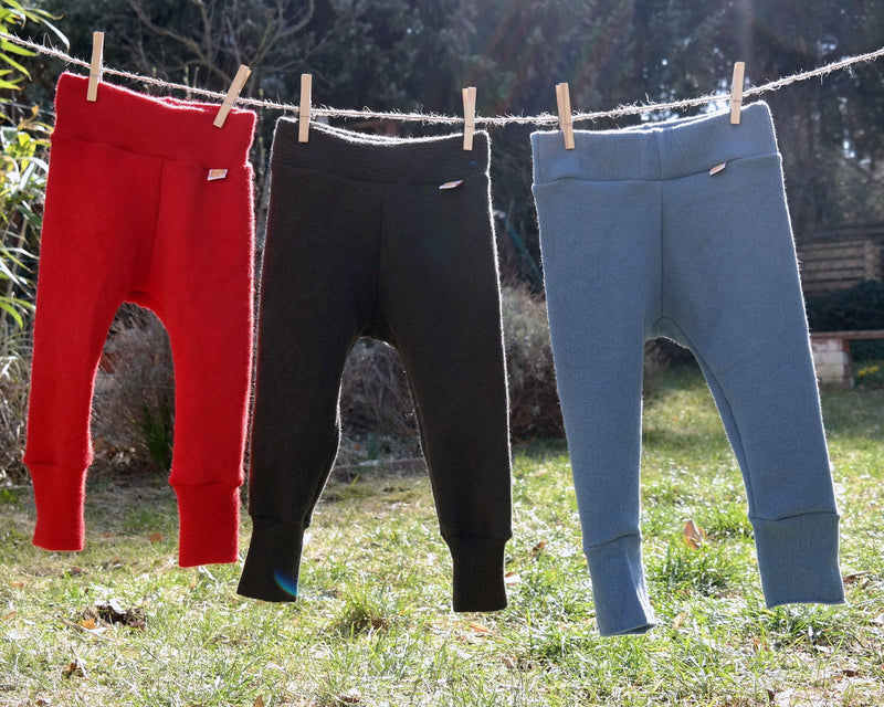 Outdoorhose für Babys und Kleinkinder aus Upcycling Wollwalk in deiner Wunschfarbe