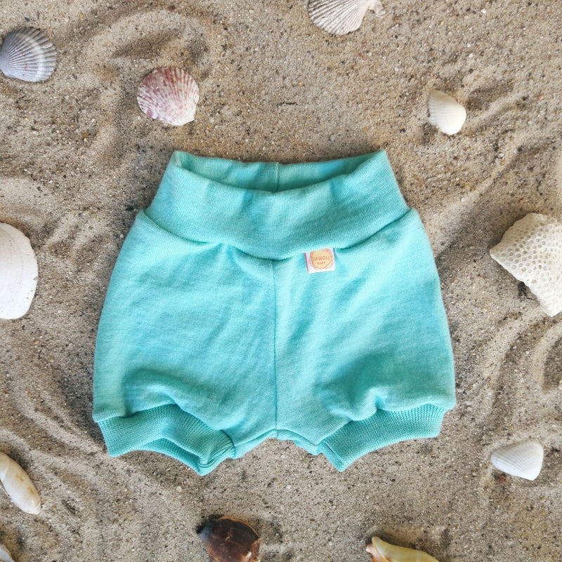 Kurze Hose Shorts für Babys und Kinder aus Upcycling Wolle in deiner Wunschfarbe