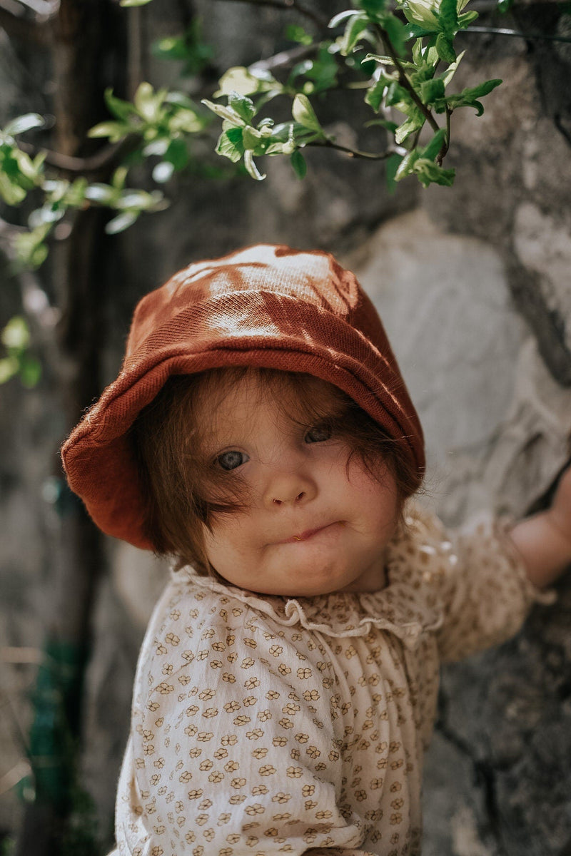 Sun hat baby toddler various sizes with neck protection made of 100% upcycled wool in wine red