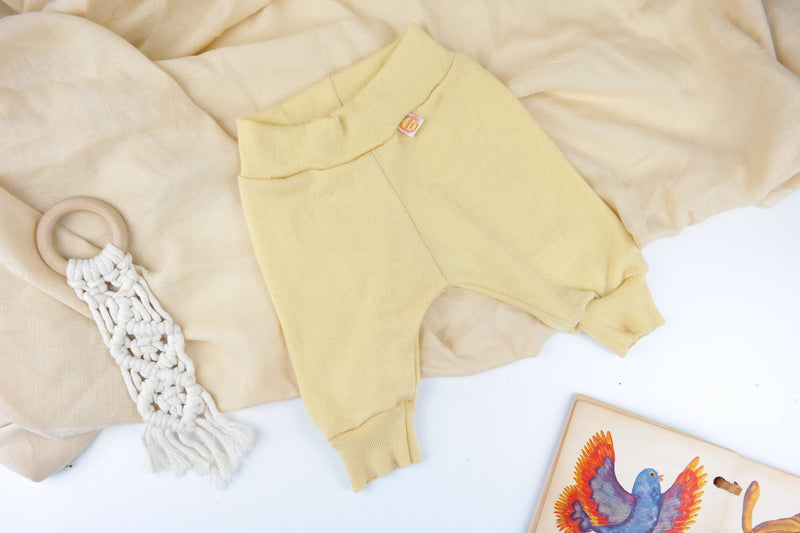 Knickerbocker-Hose für Babys und Kleinkinder aus Upcycling Wolle in der Farbe deiner Wahl