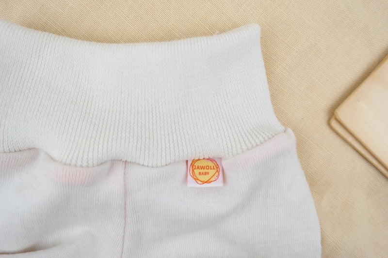 Kurze Hose Shorts für Babys 62/68 aus 100 % Upcycling Wolle in Cremeweiß