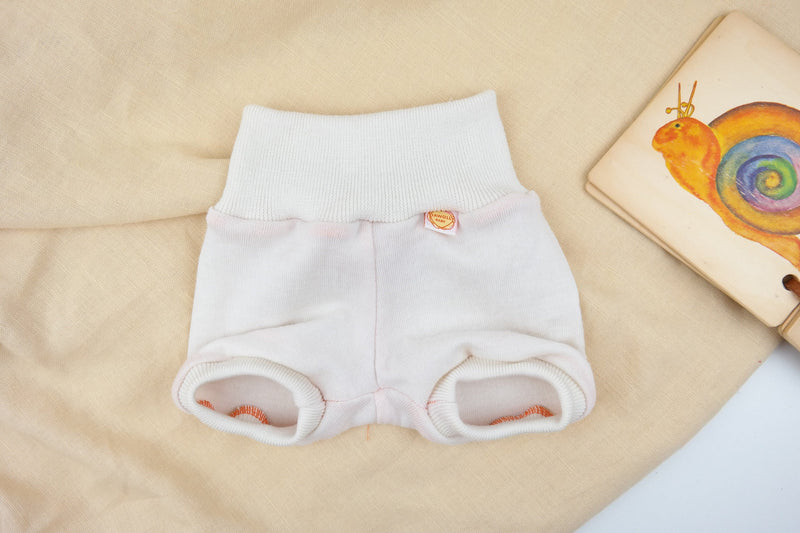 Kurze Hose Shorts für Babys 62/68 aus 100 % Upcycling Wolle in Cremeweiß