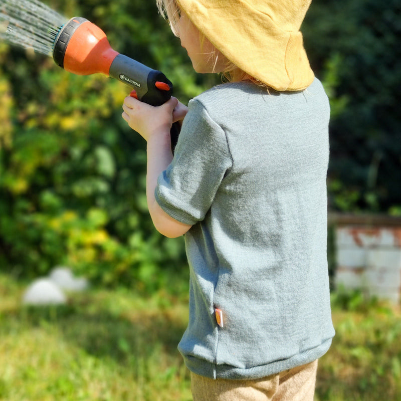 T-Shirt für Babys und Kleinkinder aus Upcycling Wolle in der Farbe deiner Wahl