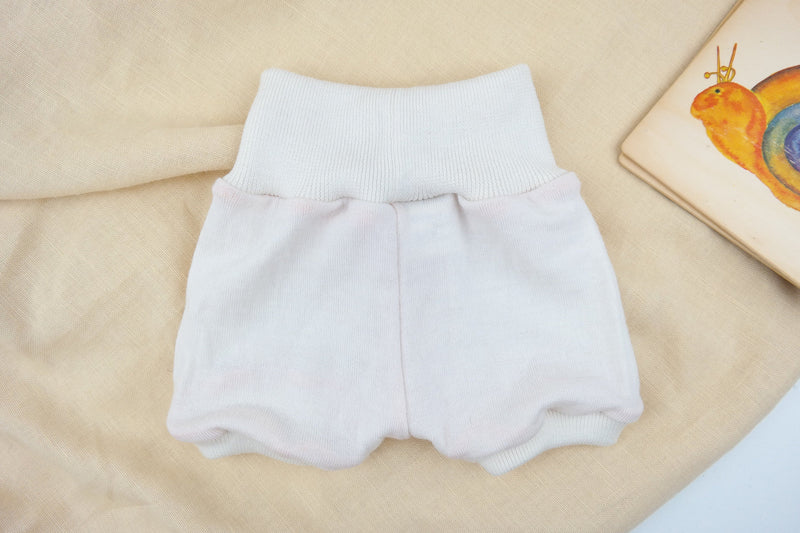 Kurze Hose Shorts für Babys 62/68 aus 100 % Upcycling Wolle in Cremeweiß