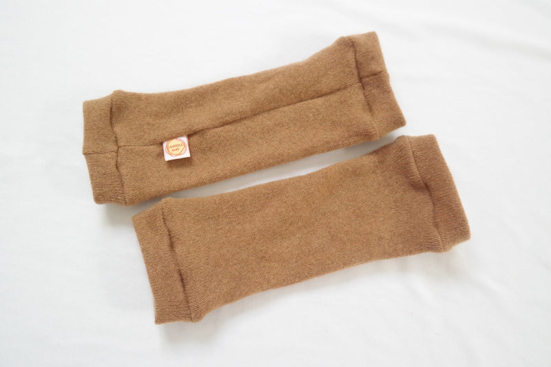 Leg warmers for babies 6-12 M made of upcycled cashmere in light brown