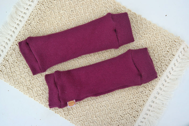 Leg warmers for babies made from upcycled cashmere in plum purple