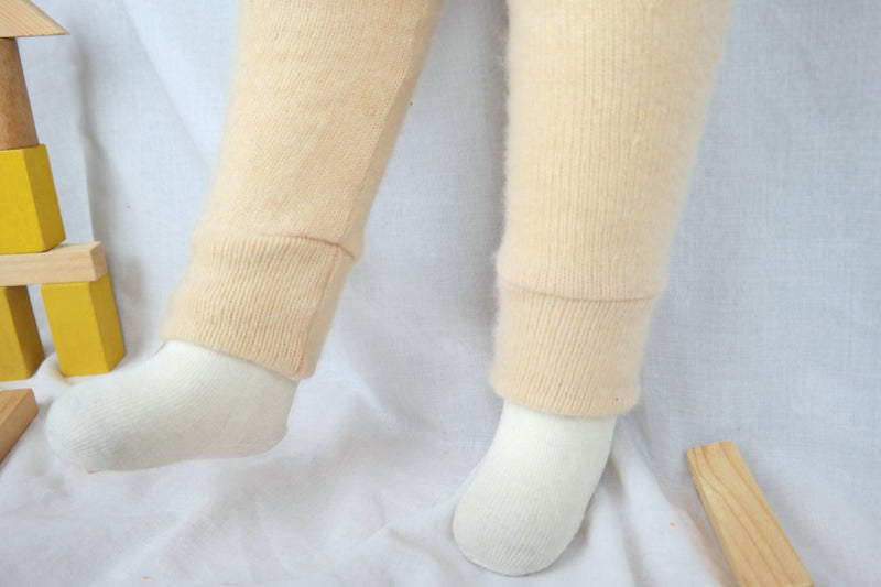 Wollwalk Outdoor-Hose für Babys 74/80 aus Upcycling Kaschmir in Vanillepudding Beige