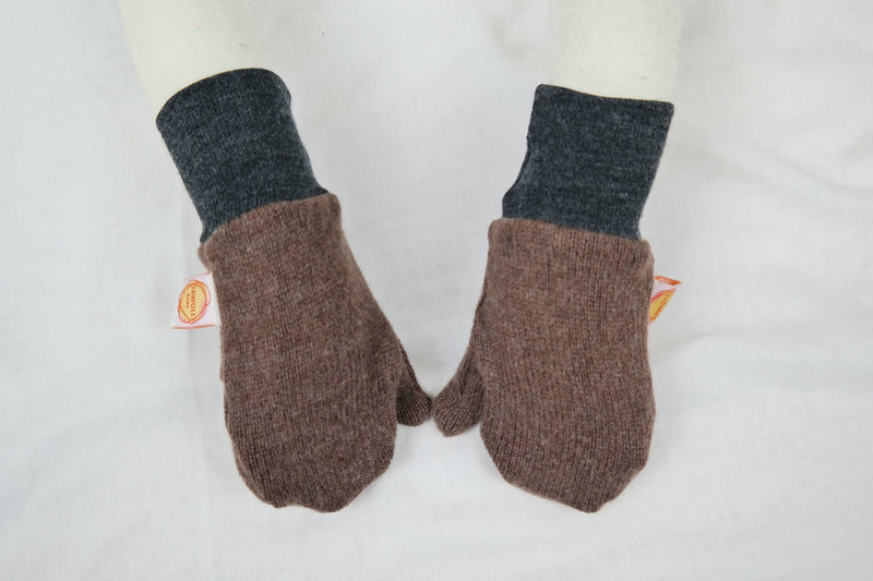 Gloves mittens for children made of upcycled wool in brown and dark grey