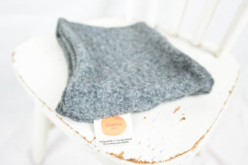 Loop for babies and children made of upcycled silk &amp; cashmere in grey