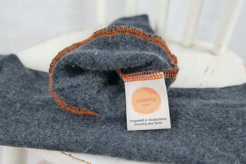 Cuffs for babies and toddlers made from upcycled cashmere silk in dark grey anthracite