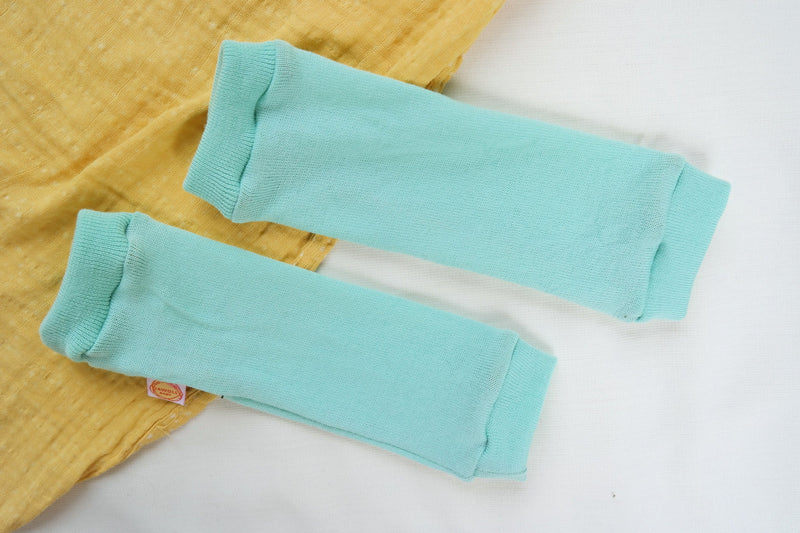 Tragestulpen Beinstulpen Babylegs in Mint Upcycling aus Wolle natürlicher Sonnenschutz im Sommer für Babys 0-6 M in der Trage