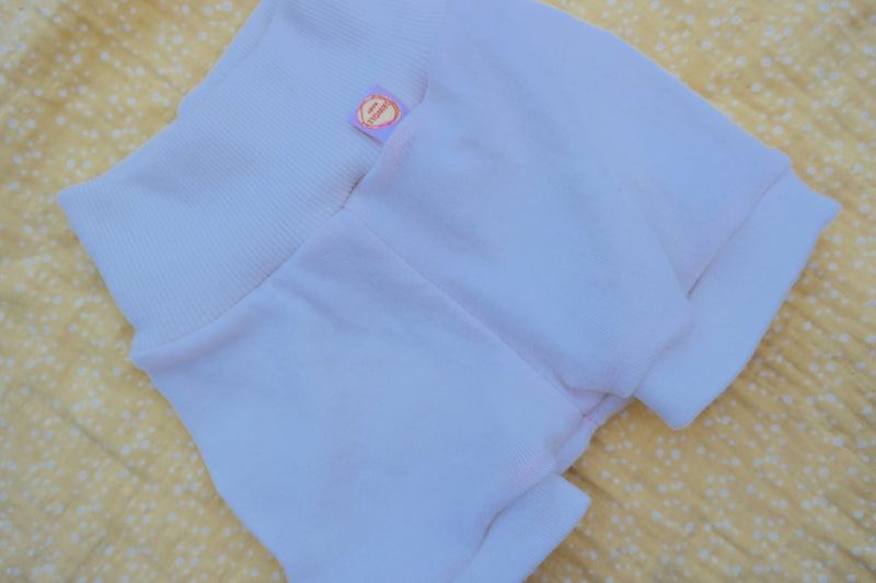 Kurze Hose Shorts für Babys 74/80 aus 100 % Upcycling Wolle in Cremeweiß