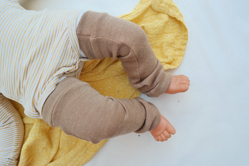 Tragestulpen Beinstulpen Babylegs in Beige Upcycling aus Wolle natürlicher Sonnenschutz im Sommer für Kleinkinder in der Trage