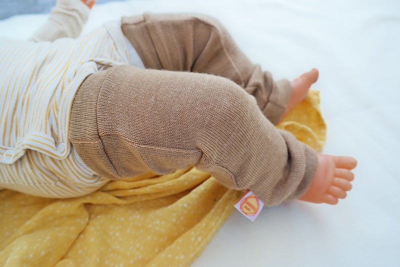 Tragestulpen Beinstulpen Babylegs in Beige Upcycling aus Wolle natürlicher Sonnenschutz im Sommer für Kleinkinder in der Trage