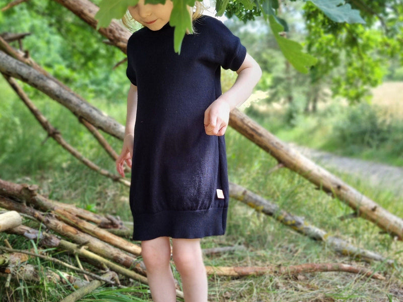 Unisex-Kleid Longshirt 110/116 aus 100% Upcycling Wolle in Dunkelblau
