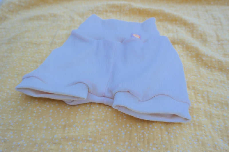 Kurze Hose Shorts für Babys 74/80 aus 100 % Upcycling Wolle in Cremeweiß