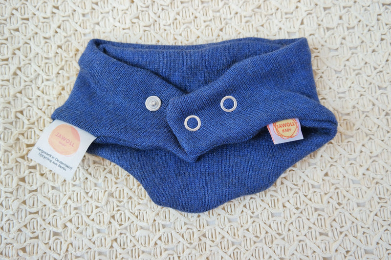 Triangle scarf for babies made of upcycled silk &amp; cashmere in dark blue