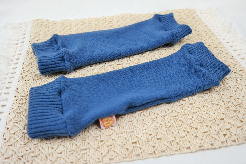 Leg warmers for babies 6-12M made of upcycled wool &amp; cashmere in dove blue