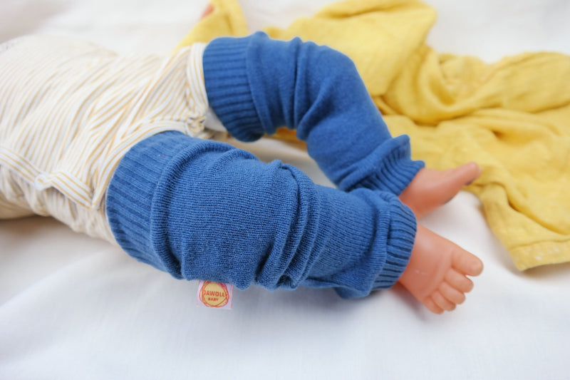 Leg warmers for babies 6-12M made of upcycled wool &amp; cashmere in dove blue