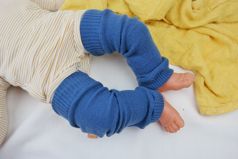 Leg warmers for babies 6-12M made of upcycled wool &amp; cashmere in dove blue