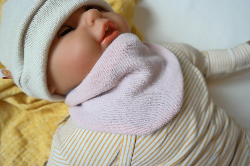 Triangle scarf, reversible and grows with your baby, made from upcycled cashmere in soft pink and light blue