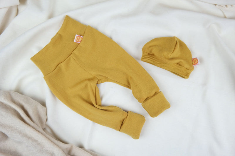 Wool clothing baby set of pants and hat for newborns 50/56 made of 100% upcycled wool in mustard yellow