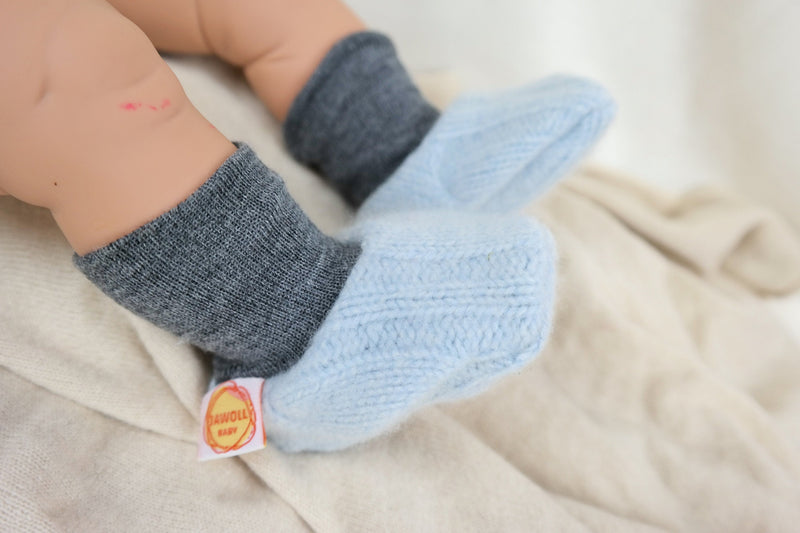 Warm baby shoes 3-6 / 6-12 M made of upcycled cashmere &amp; wool in light blue and grey