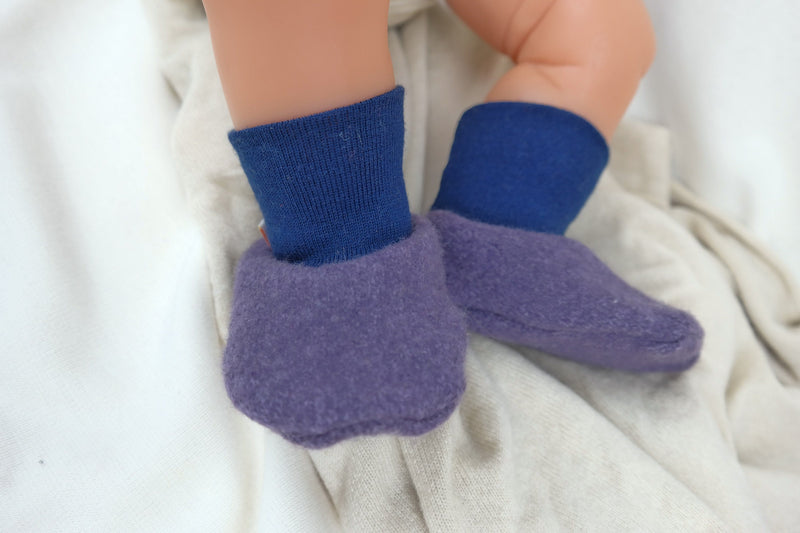 Warm baby shoes 6-12 M made of upcycled wool in purple &amp; blue