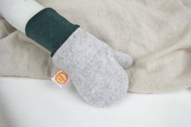 Gloves mittens for toddlers 1-3 years made from upcycled cashmere &amp; wool in light grey and dark green