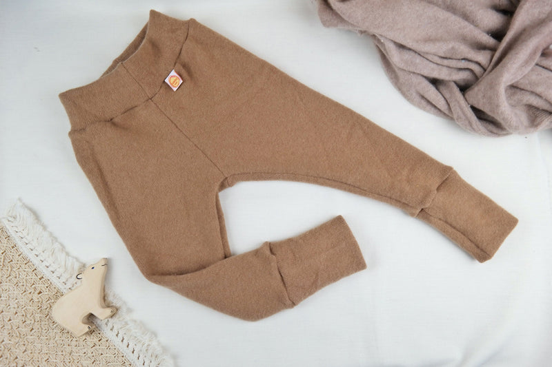 Mitwachs-Hose für Kinder 98/104 aus Upcycling-Wolle in Karamellbeige