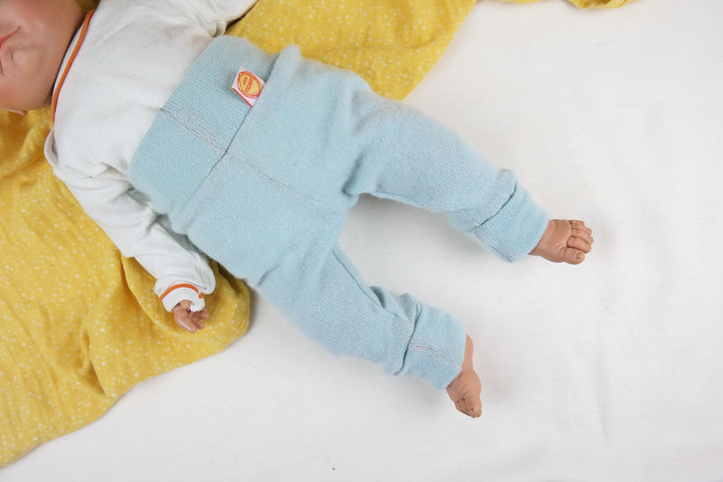 Mitwachs-Hose für Babys 50/56 aus Upcycling-Kaschmir in Hellblau Mint