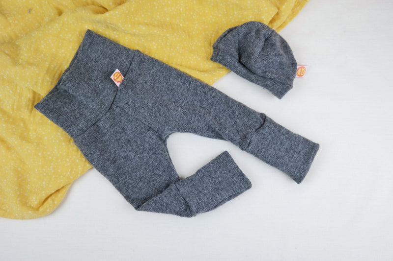 Baby-Set für Neugeborene 50/56 aus Hose und Mütze aus Upcycling Wolle und Kaschmir in Grau