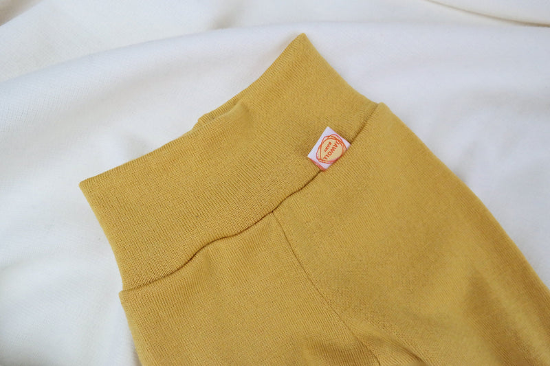 Wool clothing baby set of pants and hat for newborns 50/56 made of 100% upcycled wool in mustard yellow